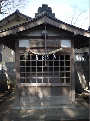 Jurasetsunyo small shrine at Jufuku-ji Temple